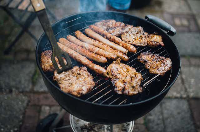 difference between bbq and grill chicken